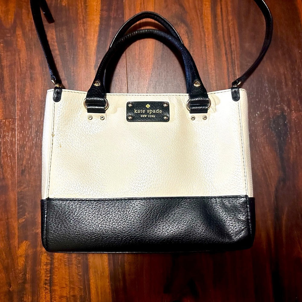 Kate Spade Berkeley Lane Quinn Bag. Black and White Convertible Crossbody